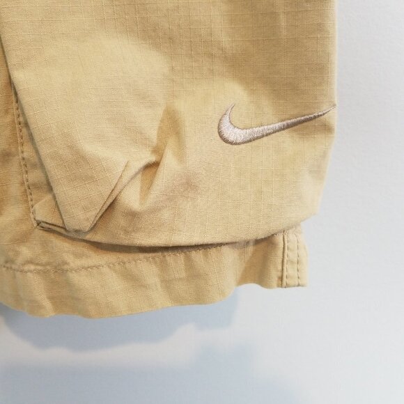 NIKE Men's Khaki Cargo Shorts Medium 30x10 - Picture 2 of 6